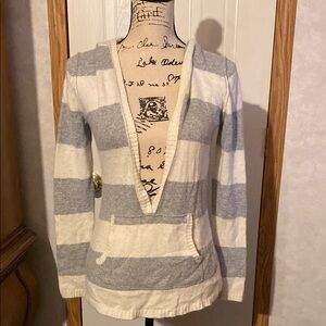 Old Navy Gray and Cream V-Neck Sweater